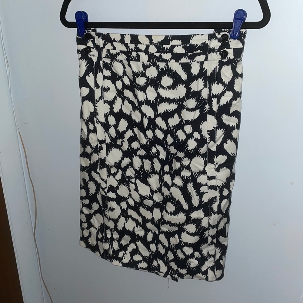 Abstract patterned A-line skirt